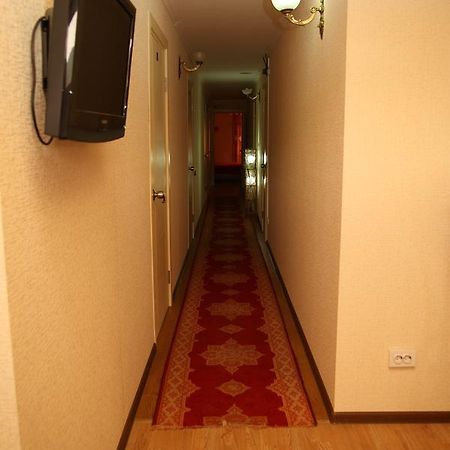 Guest House Milana Suhumi Exterior foto
