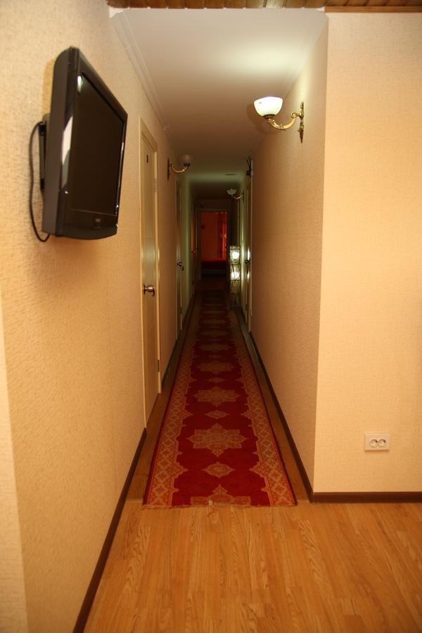 Guest House Milana Suhumi Exterior foto