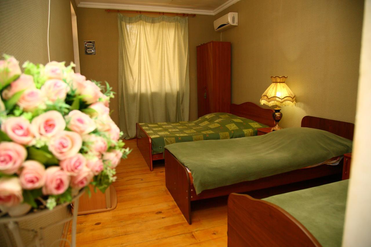 Guest House Milana Suhumi Exterior foto